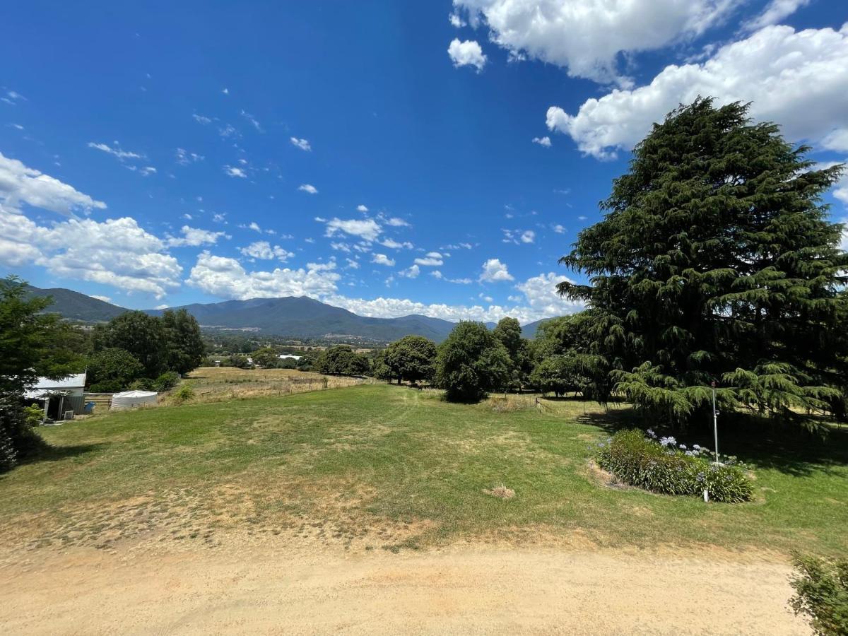 Mountain Creek Motel Bar & Restaurant Mount Beauty Luaran gambar