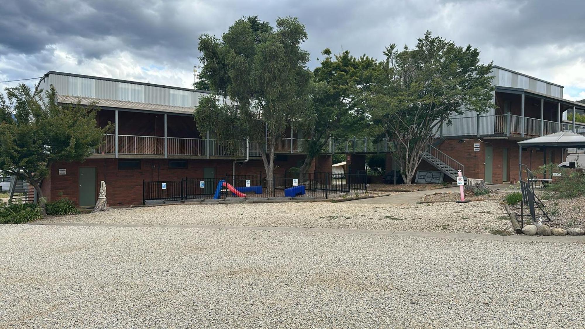 Mountain Creek Motel Bar & Restaurant Mount Beauty Luaran gambar